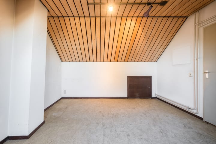 Foto 32 van Mgr de Haasstraat 17