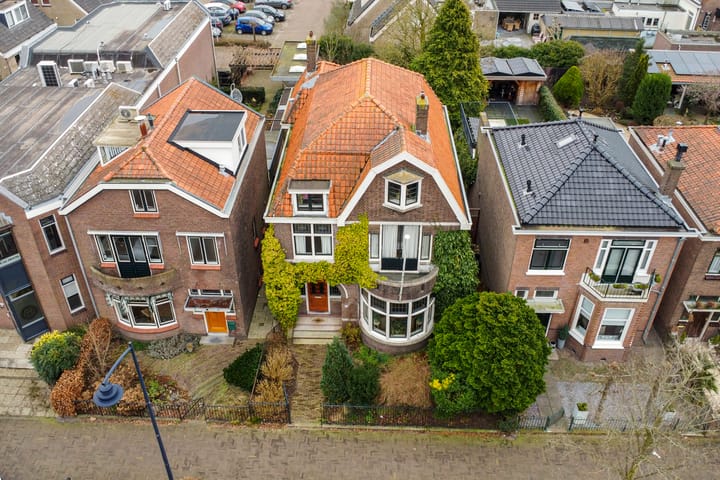 Burgemeester de Bruïnelaan 18