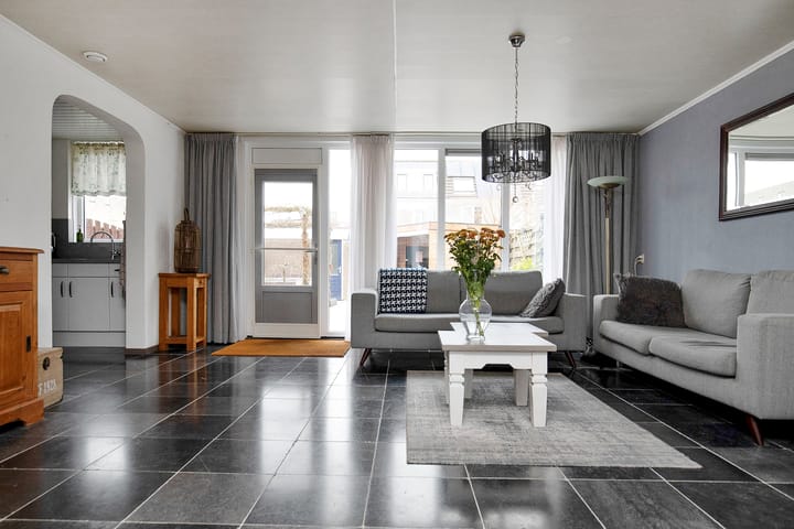 Foto 2 van Marga Klompésingel 2