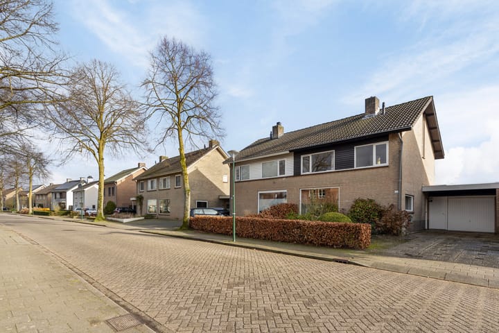 Foto 37 van Bisschop van Mierlostraat 110