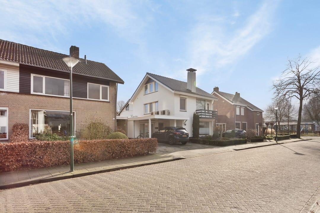 Foto 38 van Bisschop van Mierlostraat 110