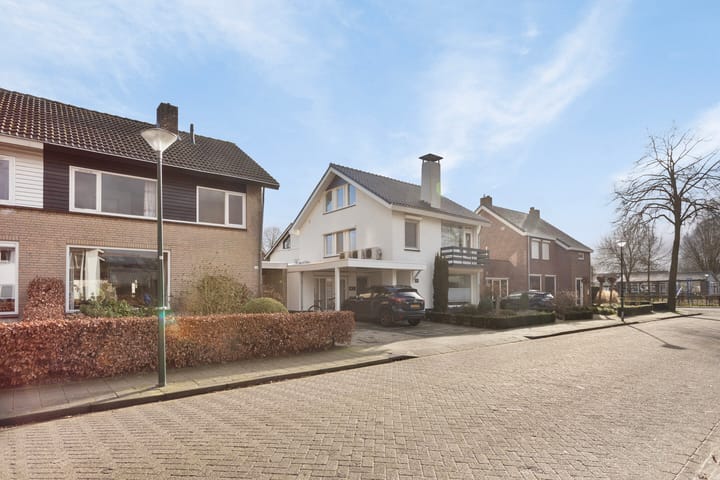 Foto 38 van Bisschop van Mierlostraat 110