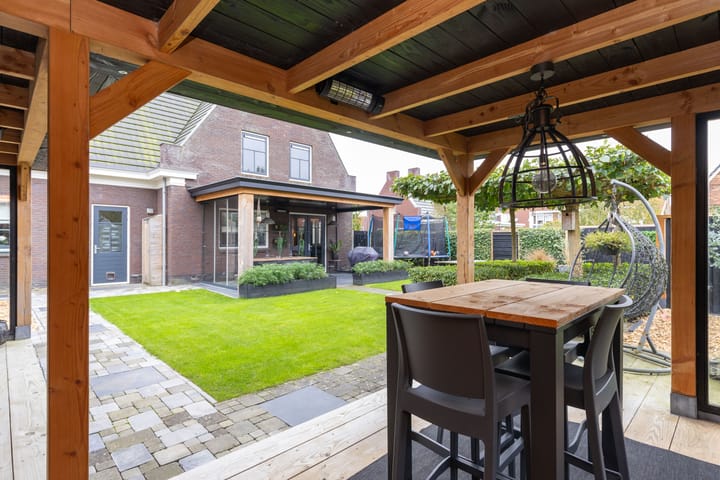 Foto 23 van De Rode Eenhoorn 10