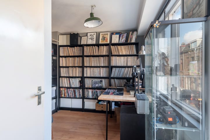 Foto 24 van 2e Maasbosstraat 8