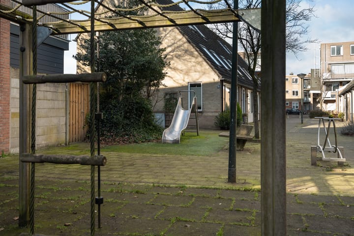 Foto 38 van 2e Maasbosstraat 8