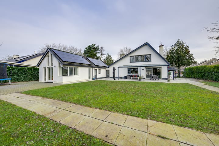 Foto 2 van Dennenlaan 1