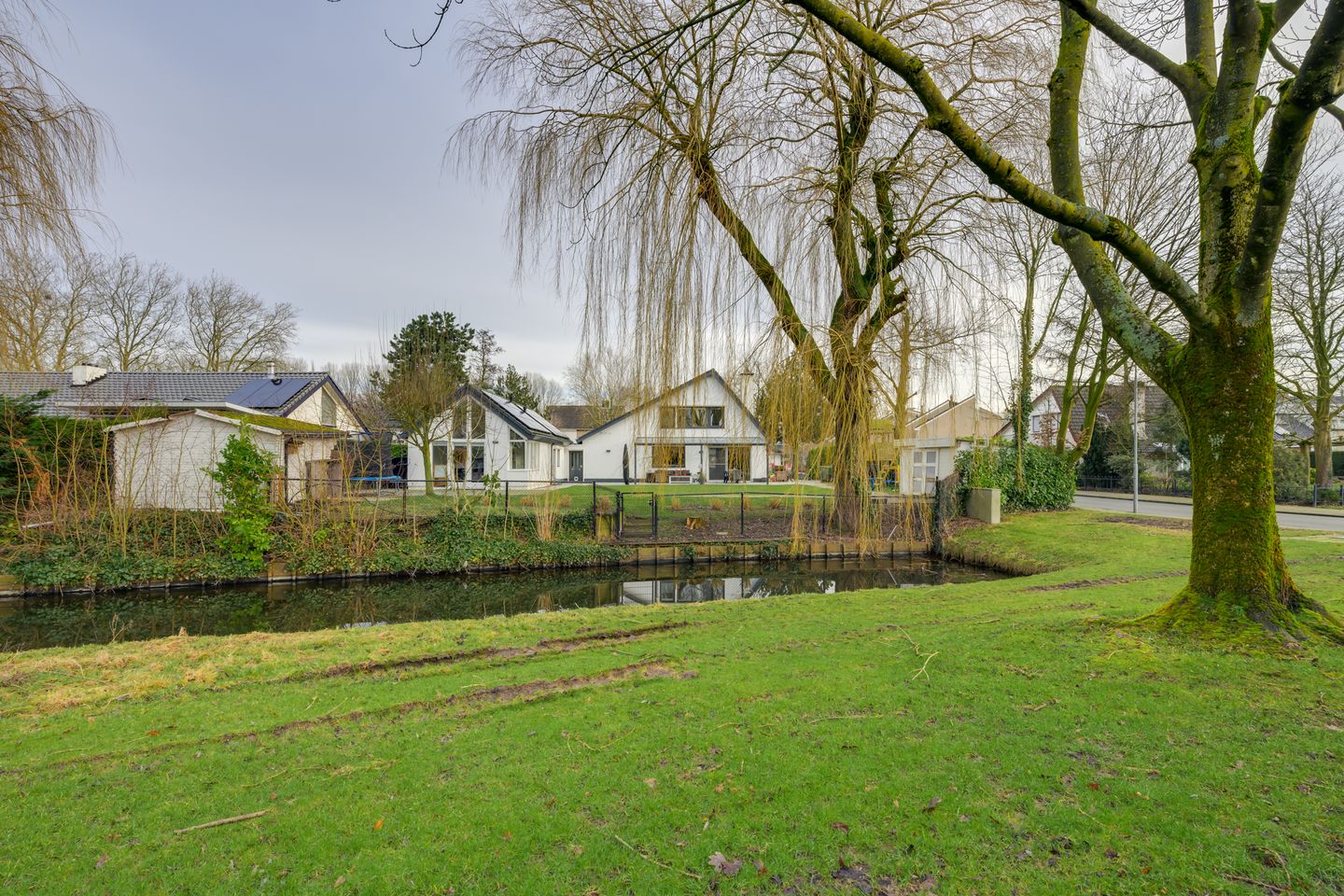 Foto 4 van Dennenlaan 1