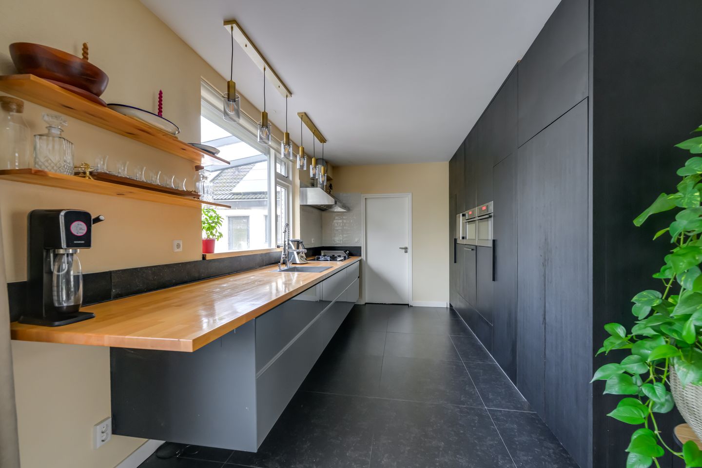 Foto 19 van Dennenlaan 1