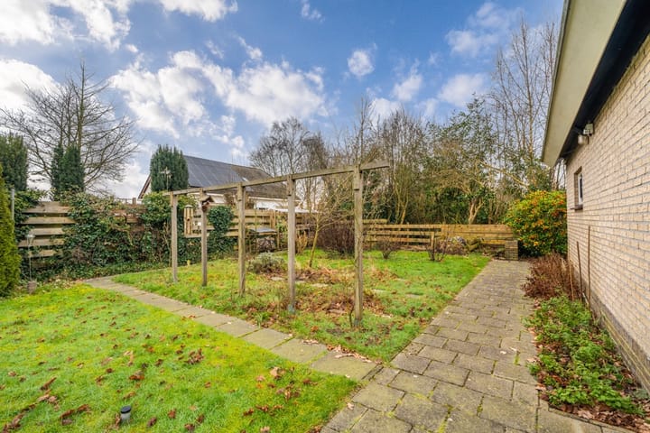 Photo 11 of Sportweg 7