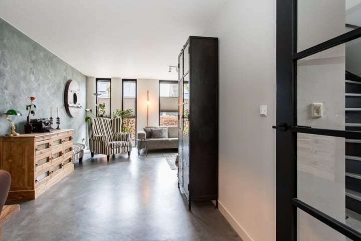 Foto 11 van Henriëtte Roland Holststraat 8