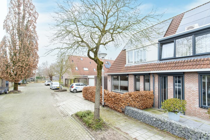 Foto 33 van Henriëtte Roland Holststraat 8