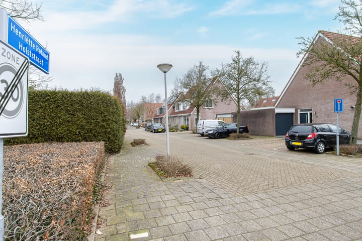 Foto 34 van Henriëtte Roland Holststraat 8