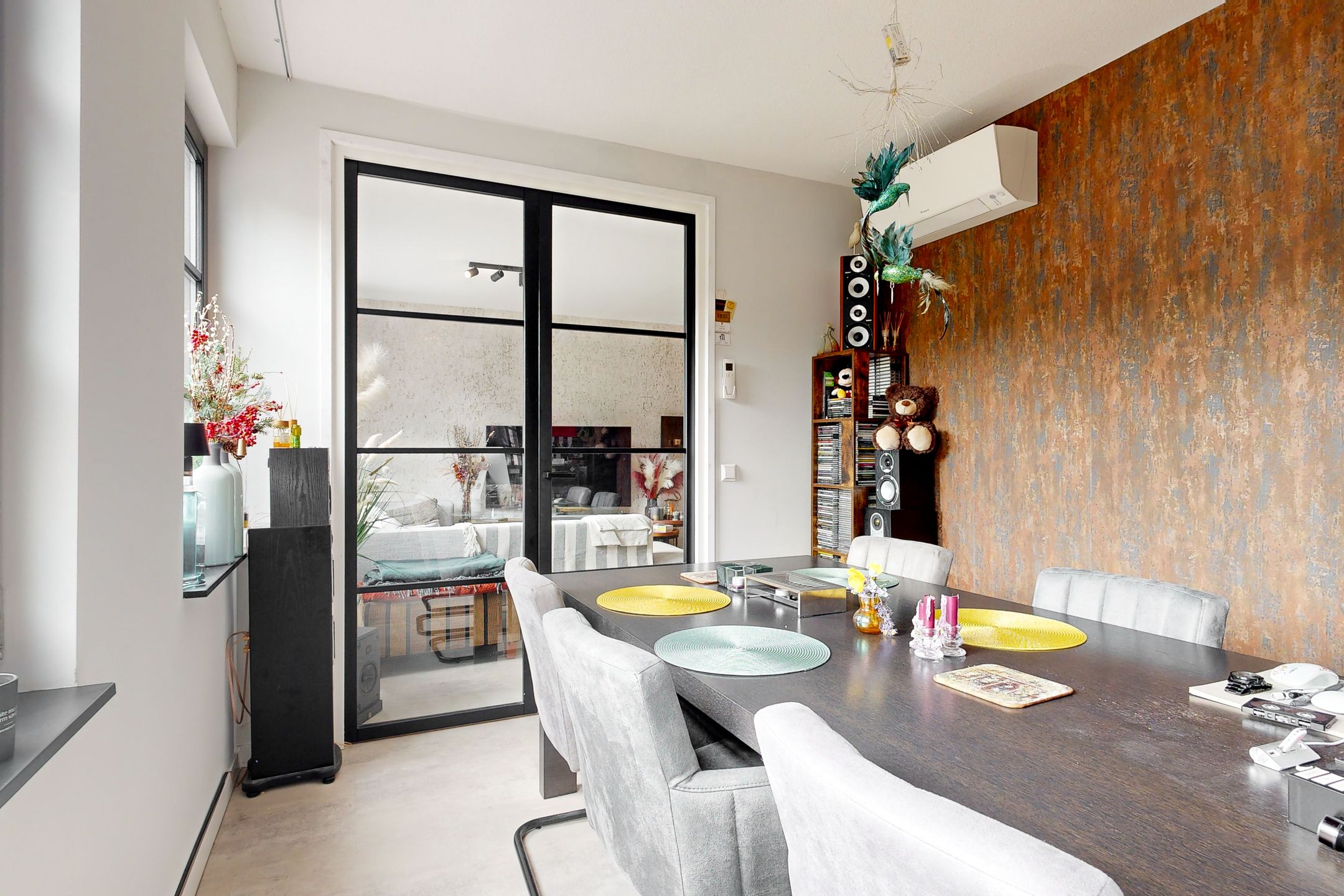 Foto 15 van Van Aostastraat 1-E