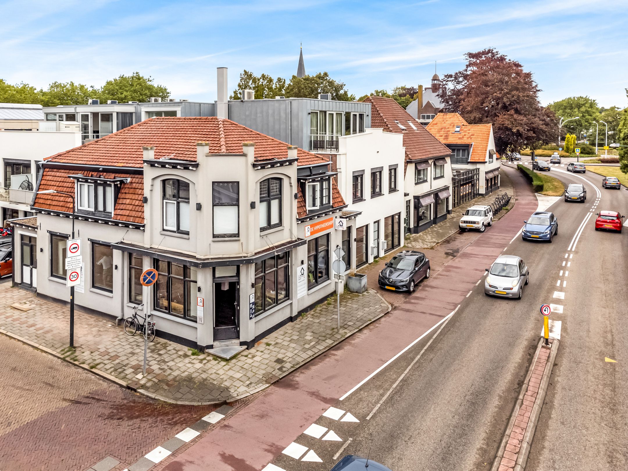 Foto 24 van Van Aostastraat 1-E