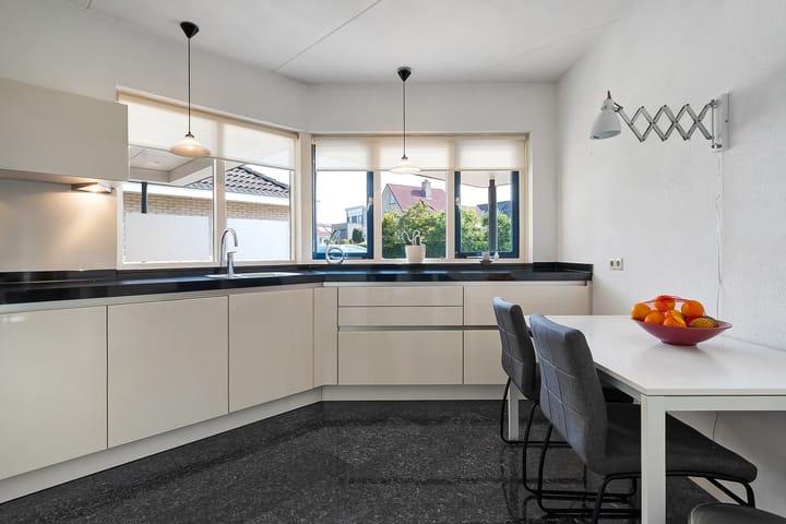 Foto 20 van van Ostadestraat 92