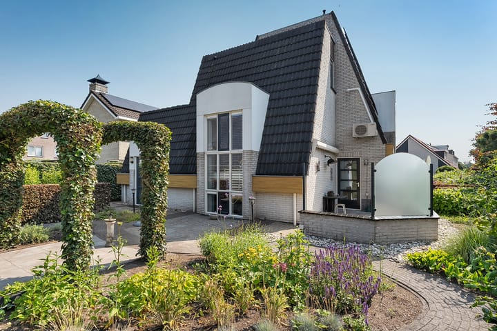 Foto 52 van van Ostadestraat 92