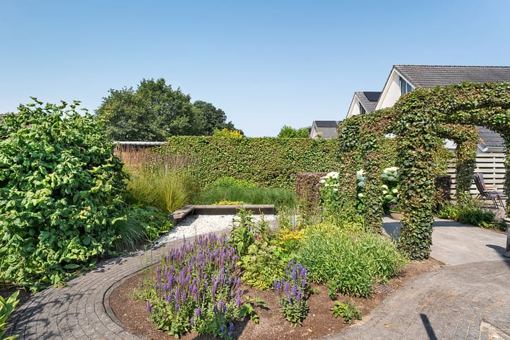 Foto 53 van van Ostadestraat 92