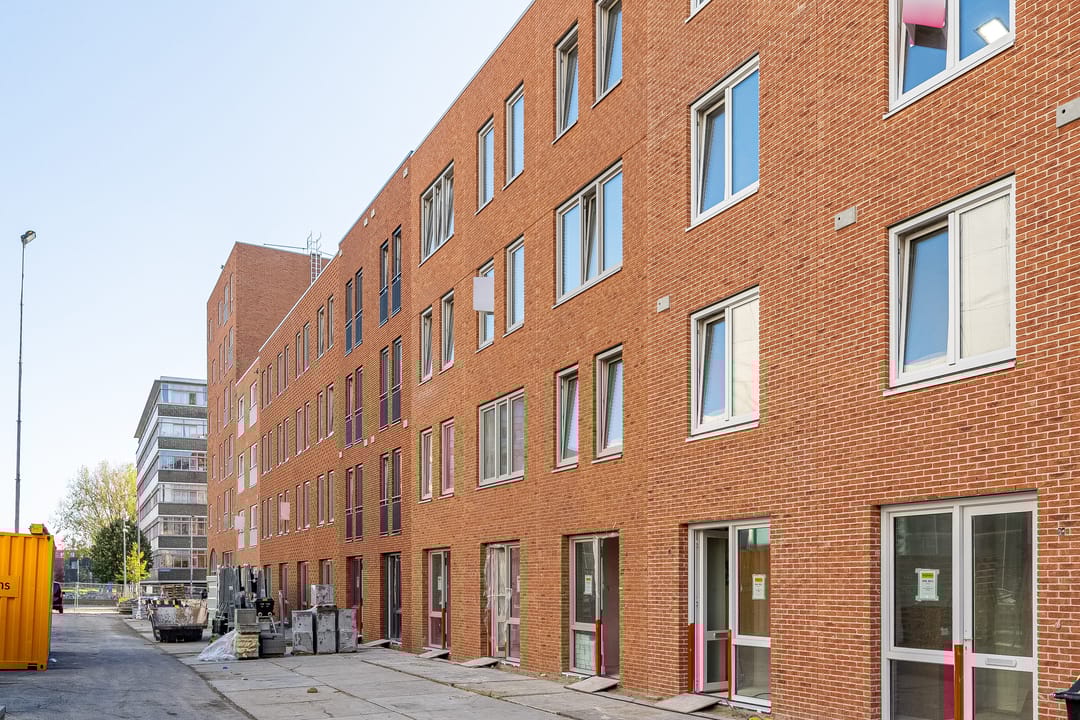 Foto 1 van Albertina Sisulupad 78