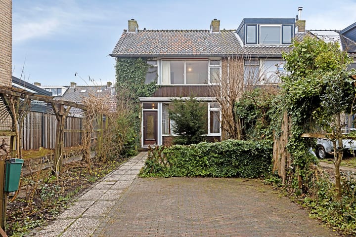 Bekijk foto van Doctor Abraham Kuyperstraat 9