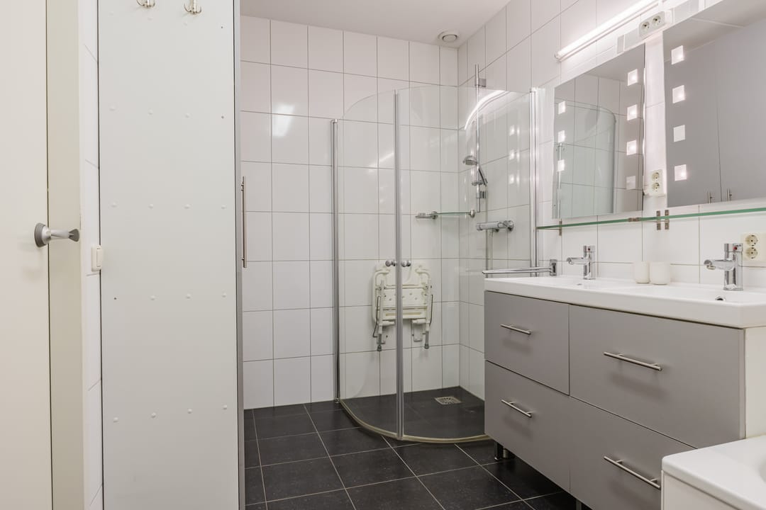 Photo 43 of Molenwal 1-N