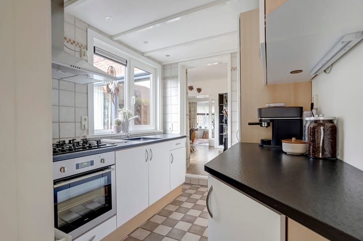 Foto 13 van Burg Elenbaasstraat 3