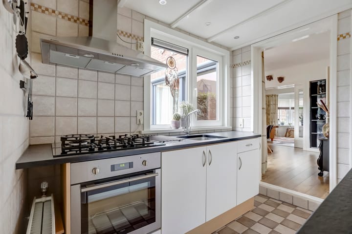 Foto 14 van Burg Elenbaasstraat 3