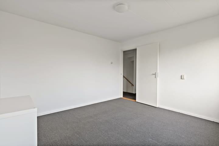 Photo 23 of Leeuwerikplantsoen 8