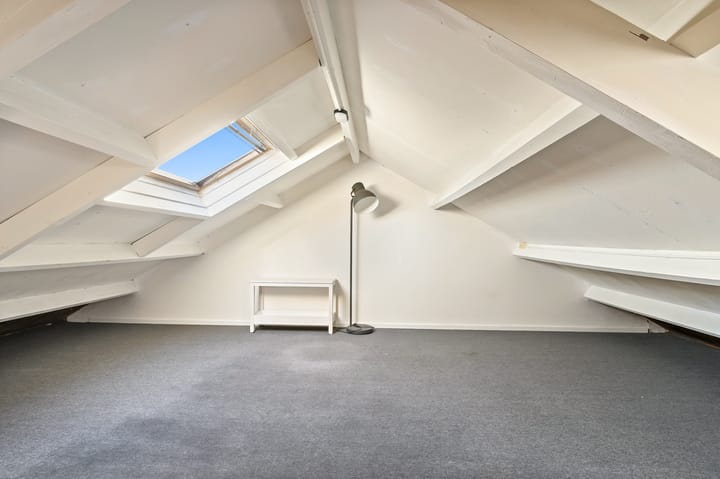 Photo 24 of Leeuwerikplantsoen 8