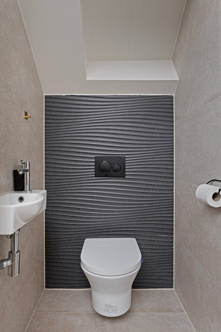 Photo 9 of Raadhuisstraat 13-C