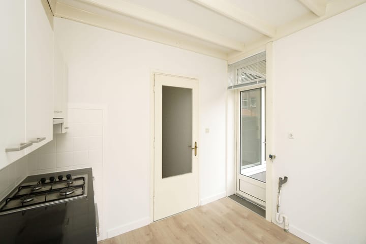 Foto 9 van Surinamestraat 106