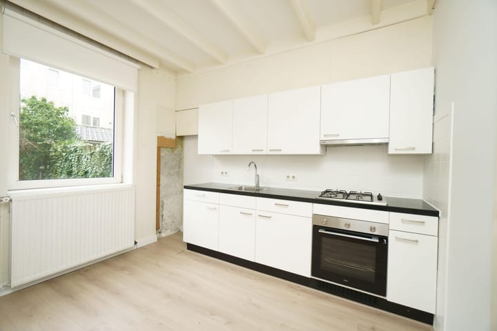 Foto 8 van Surinamestraat 106