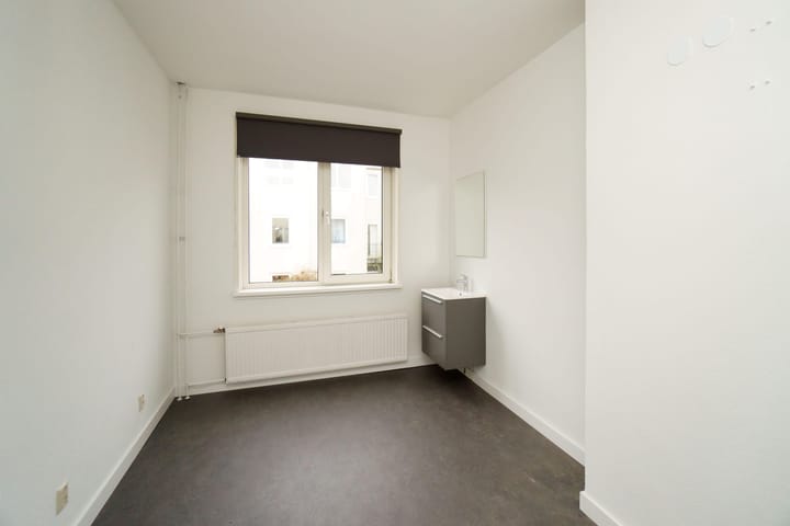 Foto 12 van Surinamestraat 106