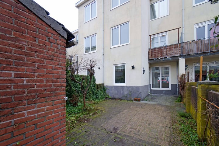 Foto 7 van Surinamestraat 106