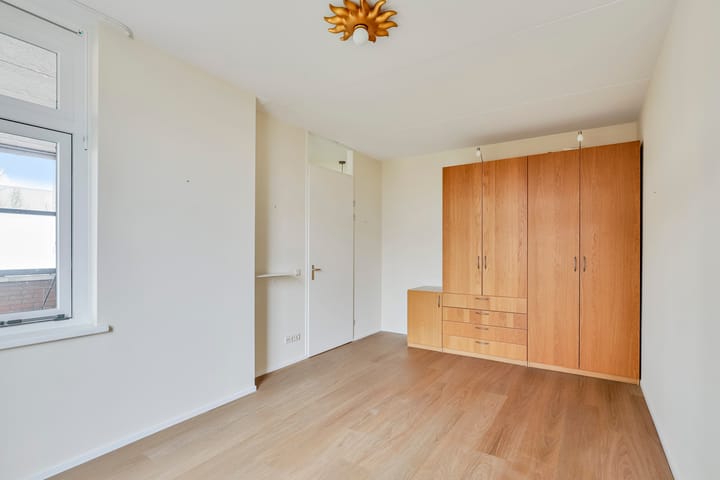 Photo 12 of Raadhuisplein 52