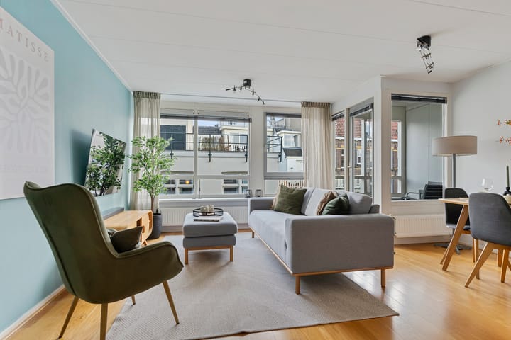 Photo 2 of Bilderdijkstraat 79-A