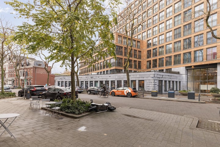 View photo 3 of Van Vollenhovenstraat 3-409