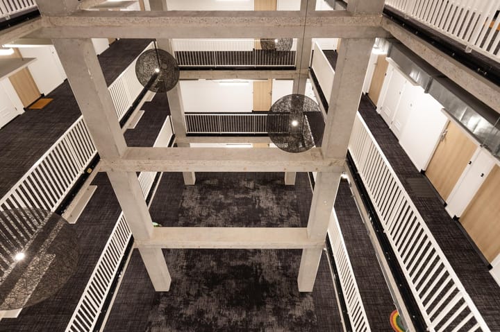 Photo 9 of Van Vollenhovenstraat 3-409