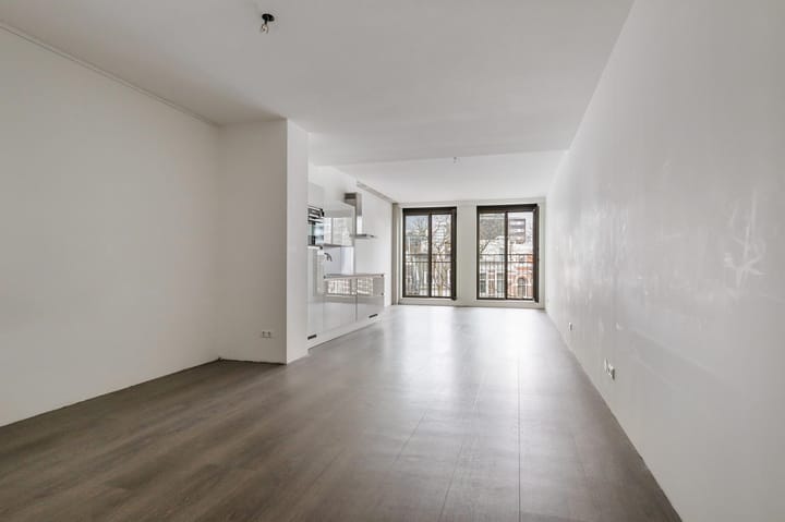 Photo 13 of Van Vollenhovenstraat 3-409