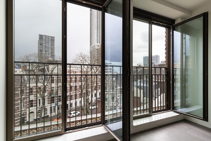 Photo 15 of Van Vollenhovenstraat 3-409