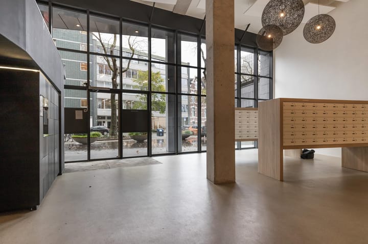 Photo 6 of Van Vollenhovenstraat 3-409