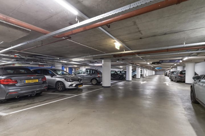 Photo 20 of Van Vollenhovenstraat 3-409