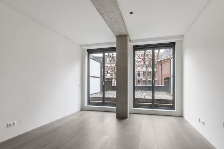 Foto 16 van Van Vollenhovenstraat 3-108