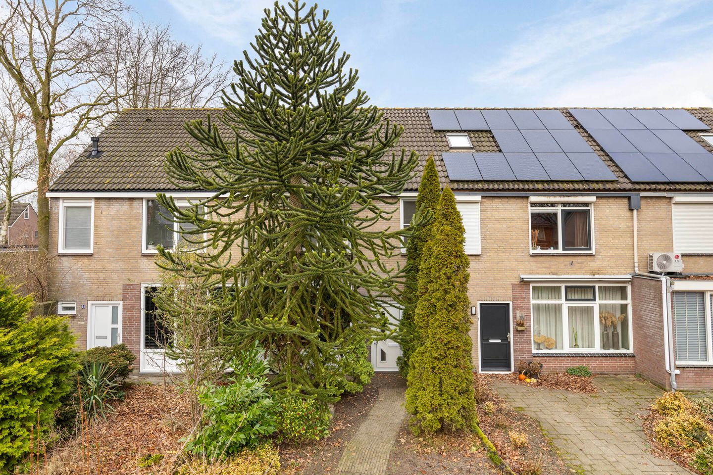 Foto 1 van Baronielaan 17