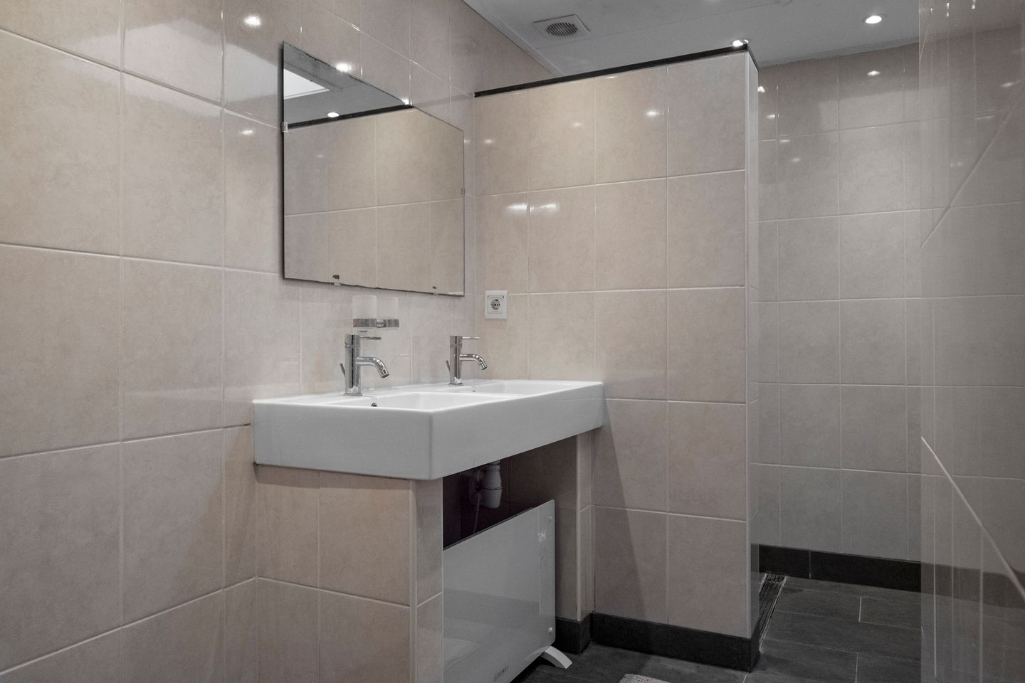 Photo 14 of Hertzogstraat 4