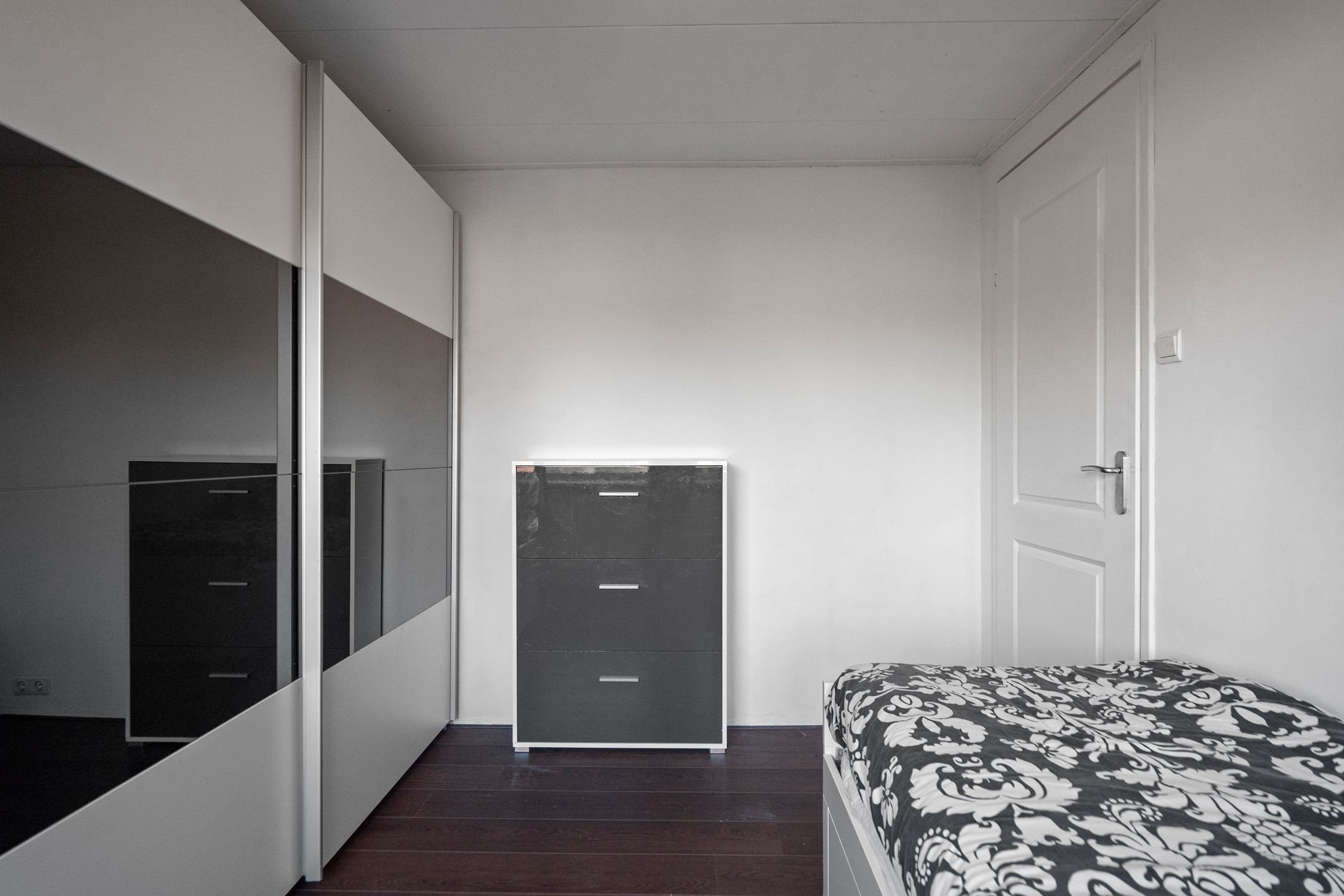 Photo 21 of Hertzogstraat 4