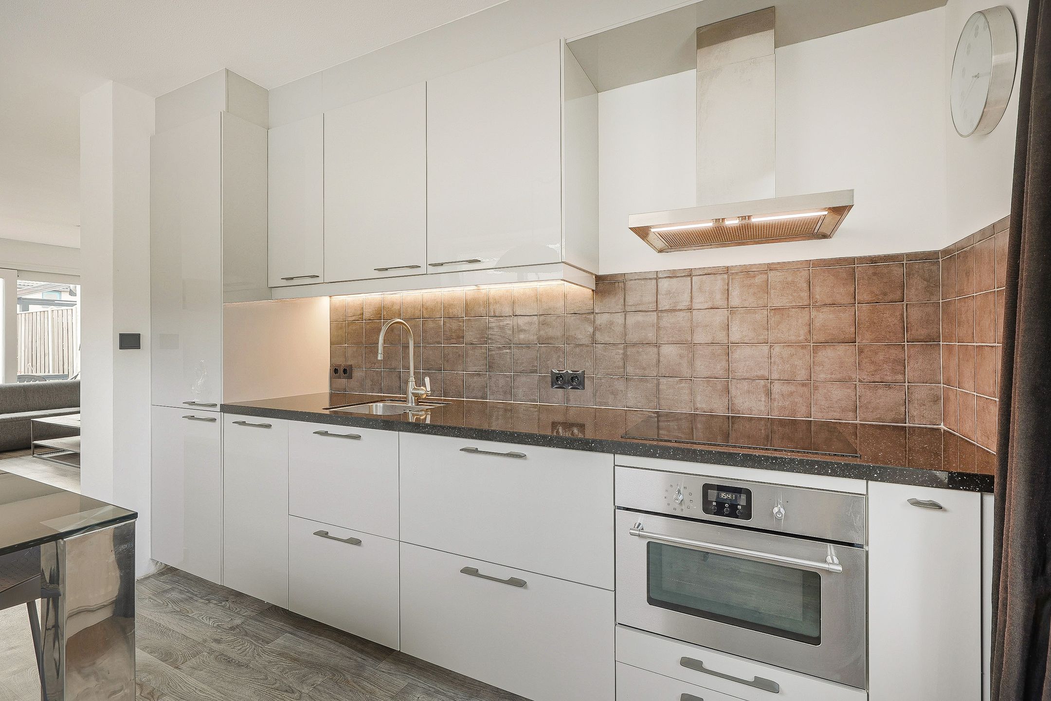 Foto 12 van J.G. Suurhoffstraat 101