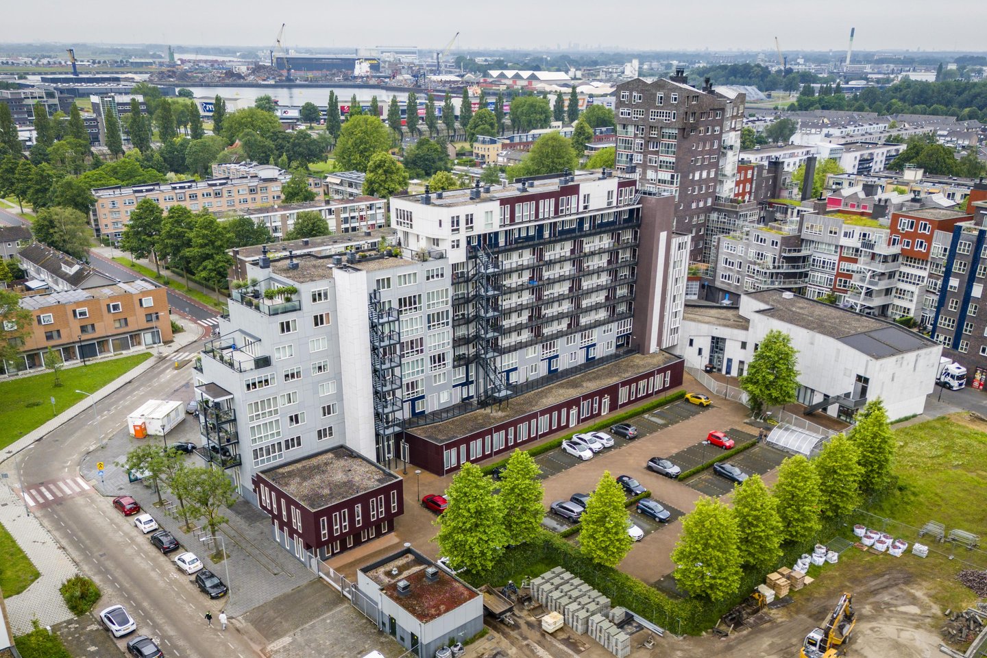 Bekijk foto 3 van Admiraalsplein 171