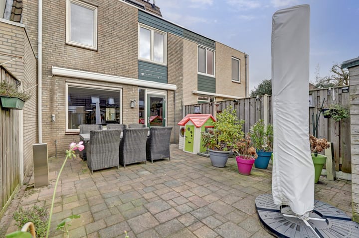 Foto 32 van Aristotelestuin 21