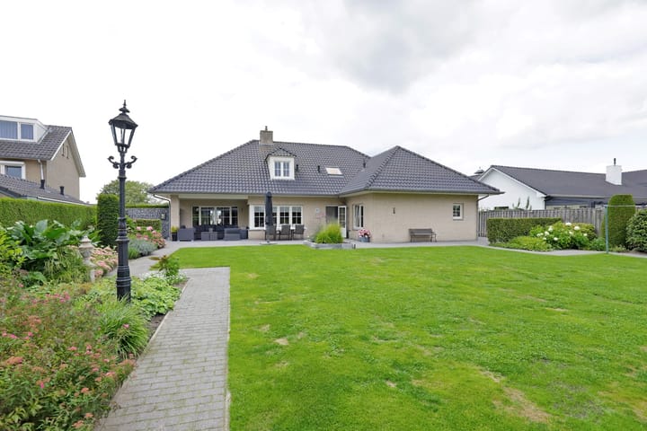 Foto 42 van Molenstraat 101