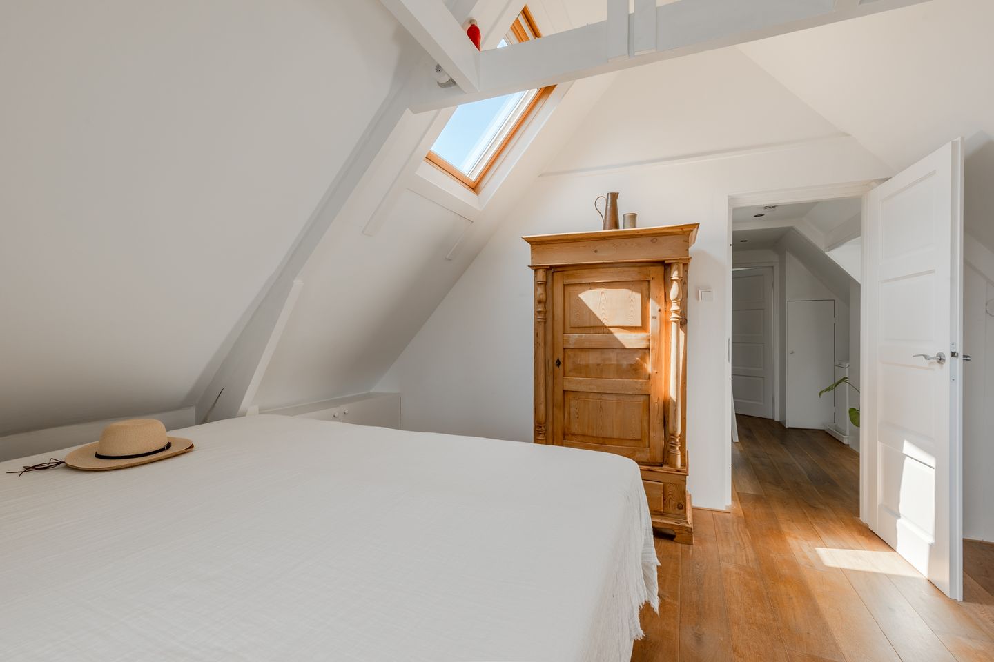 Foto 35 van Van Oldenbarneveldtstraat 14-3